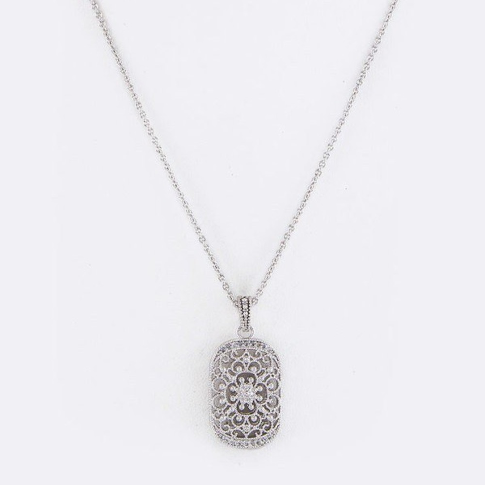 Antique Style genuine CZ pendant & chain. 18" NWT